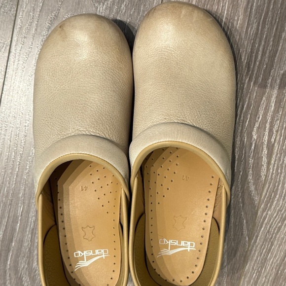 Dansko - Sand Milled Professional Clogs - size 41 - like new! - Picture 1 of 8